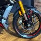 ‘Huyền thoại bóng đêm’ mới chính thức ra mắt giá 74 triệu đồng: Có ABS 2 kênh xịn hơn Honda Winner R