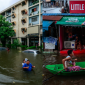 Mưa cực đoan nhấn chìm Bangkok, chuyên gia cảnh báo 'sóng thần từ trên trời'!