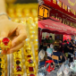 Giá vàng hôm nay 3/10 mới nhất: Vàng SJC và vàng 9999 'quay xe' khiến người mua đỉnh lỗ chồng lỗ