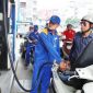 Giá xăng dầu chiều nay 10/10: E5 RON 92 và E10 RON 95 cao hơn đáy 8.500 đồng/lít, dầu 'về bờ', giá đầy bình ô tô Mazda