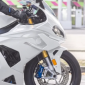 Sốc với BMW S1000RR mới: Lột xác toàn diện, cánh gió hầm hố, quyết đấu Ducati Panigale V4