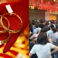 Bảng giá vàng hôm nay 12/10: Vàng SJC vàng 9999 vừa tăng đã giảm ngay, vàng thế giới 'quay xe'