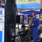 Giá xăng dầu trưa 13/10: Dầu diesel giảm mất phanh, E5 RON 92 và E10 RON 95 có dấu hiệu về lại đáy, giá đầy bình xe số