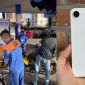 Giá xăng dầu hôm nay 18/10: Diesel giảm liên tục 3 kì, E10 giảm gần 1.300 đồng, iPhone 16e có giảm?