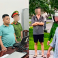 Khởi tố Nguyễn Thế Bình SN 1994 đi ngược chiều, bóp cổ, đánh tài xế ô tô sau va chạm ở Vĩnh Long