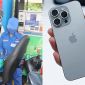 Giá xăng dầu tối 18/10: Xăng quay đầu giảm dịp cuối tuần, iPhone 16 series giá giảm sập sàn