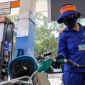 Giá xăng dầu hôm nay 22/10: Dầu diesel giảm ‘chóng mặt’, E5 RON 92 và E10 RON 95 rất gần đáy, giá lăn bánh VinFast VF 5