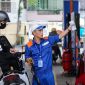 Giá xăng dầu hôm nay 25/10: E5 RON 92 giảm rất gần đáy, E10 RON 95 đã rẻ hơn đỉnh 6.200 đồng, giá đầy bình các mẫu xe số
