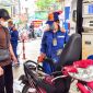 Giá xăng dầu trưa nay 24/10: E10 RON 95 và E5 RON 92 mạnh 2 kỳ liền, còn cách đáy bao nhiêu? Giá đầy bình xe ga 125cc