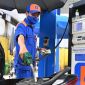 Giá xăng dầu trưa nay 25/10: E5 RON 92 lại vừa giảm rất mạnh, E10 RON 95 giờ không còn xa đáy, giá đầy bình xe ga 110cc