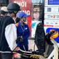 Giá xăng dầu chiều 26/10: E10 RON 95 và E5 RON 92 tụt 'chóng mặt', dầu rẻ hơn đỉnh rất nhiều, giá đầy bình ô tô Toyota