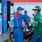 Giá xăng dầu hôm nay 28/10: E5 RON 92 giảm gần chạm đáy, E10 RON 95 thậm chí còn rẻ hơn, giá lăn bánh VinFast VF 3
