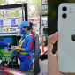 Giá xăng dầu hôm nay 30/10: E10, E5 bật tăng đồng loạt, E5 hơn 26.000 đồng, iPhone 12 giảm mạnh