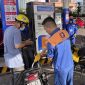 Giá xăng dầu trưa 29/10: RON 92 và E10 RON 95 giảm cực mạnh, dầu diesel rẻ hơn đỉnh bao nhiêu? Giá đầy bình ô tô Toyota