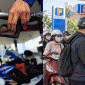 Giá xăng dầu hôm nay tối 30/10 đồng loạt tăng cao: Xăng E5 vượt giá xăng E10? Dự báo giá xăng dầu sắp giảm