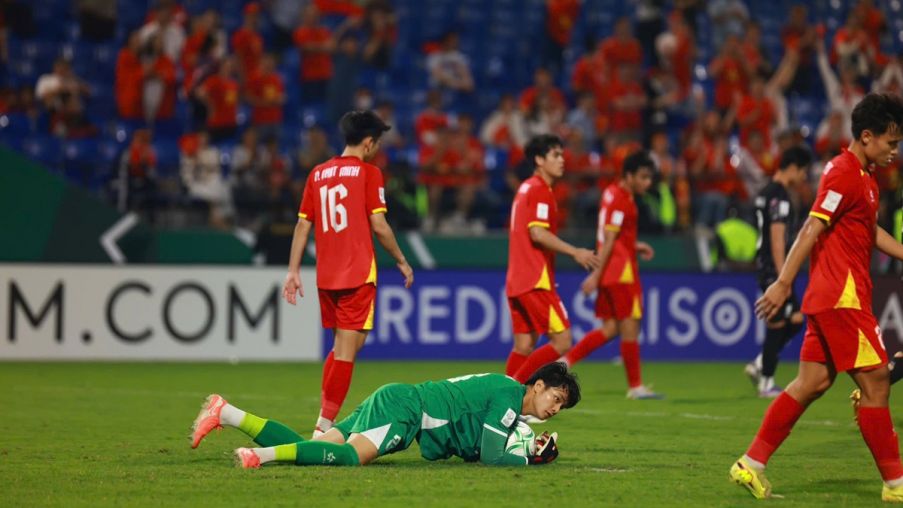 Cao Văn Bình gây sốt sau U23 châu Á 2026, hiện tượng của U23 Việt Nam khoe cơ bụng 6 múi như tạc