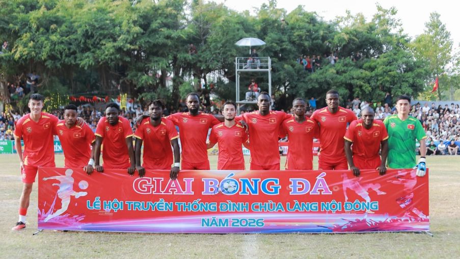 Giải bóng đá hội làng miền Bắc gây sốt: Có cả ngoại binh tham dự, lượng khán giả choáng ngợp