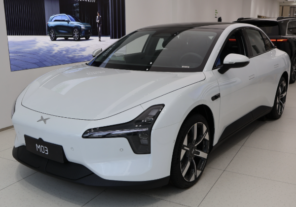 Điểm tin ô tô 3/4: Sedan điện giá 450 triệu đồng rộng ngang Camry, loạt xe Honda ưu đãi ‘khủng’