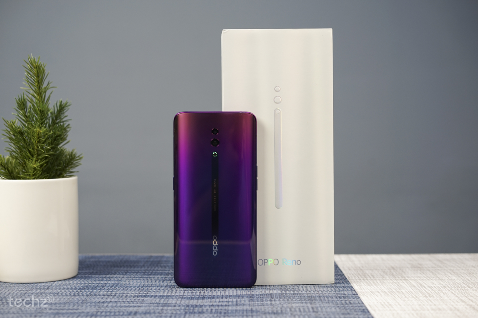 Trên tay OPPO Reno: Máy đẹp xuất sắc, hoàn thiện chất lượng, camera thò thụt siêu độc Trên tay OPPO Reno: Máy đẹp xuất sắc, hoàn thiện chất lượng, camera thò thụt siêu độc