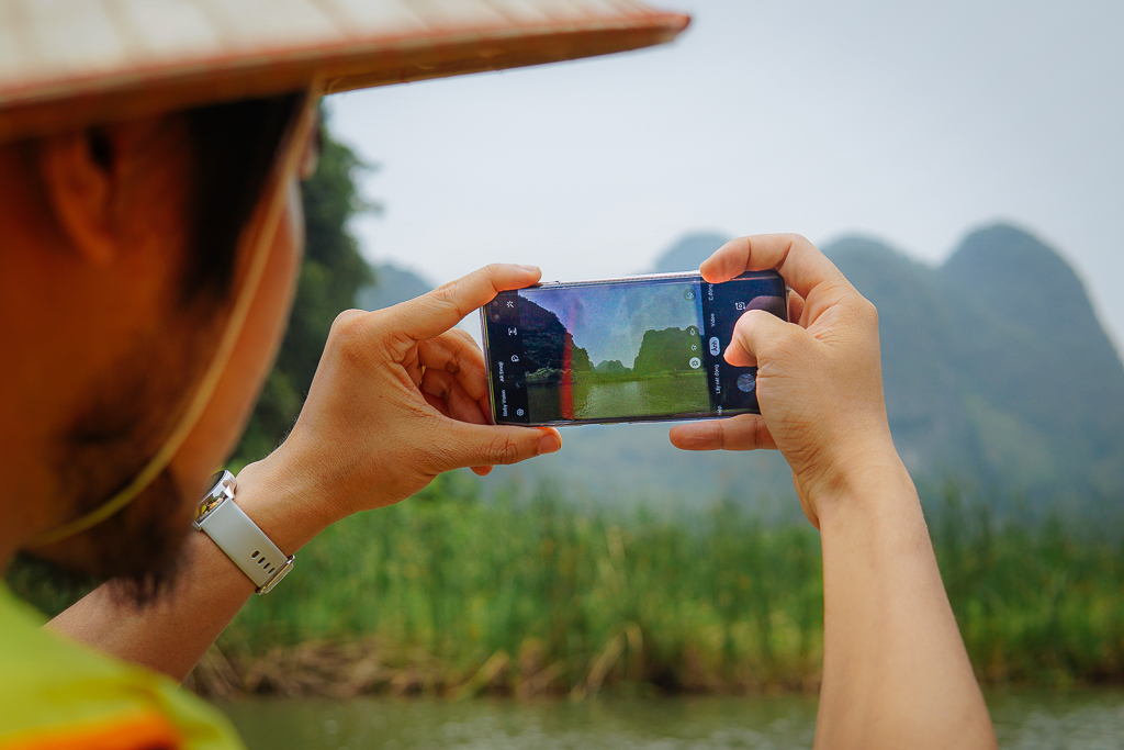 Một chuyến đi Tràng An, tôi mới thấy Galaxy S10 đúng là chiếc máy sinh ra cho người thích du lịch Một chuyến đi Tràng An, tôi mới thấy Galaxy S10 đúng là chiếc máy sinh ra cho người thích du lịch