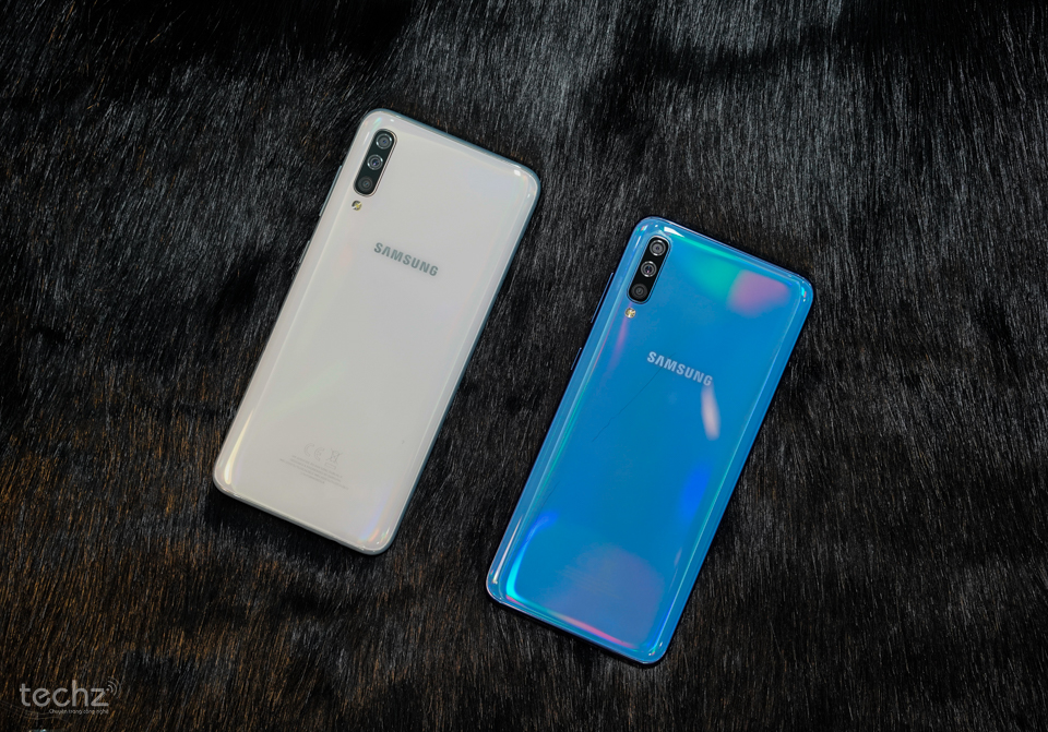 Trên tay Samsung Galaxy A70: Màn hình lớn nhất tầm trung, thiết kế đẹp, hiệu năng tốt