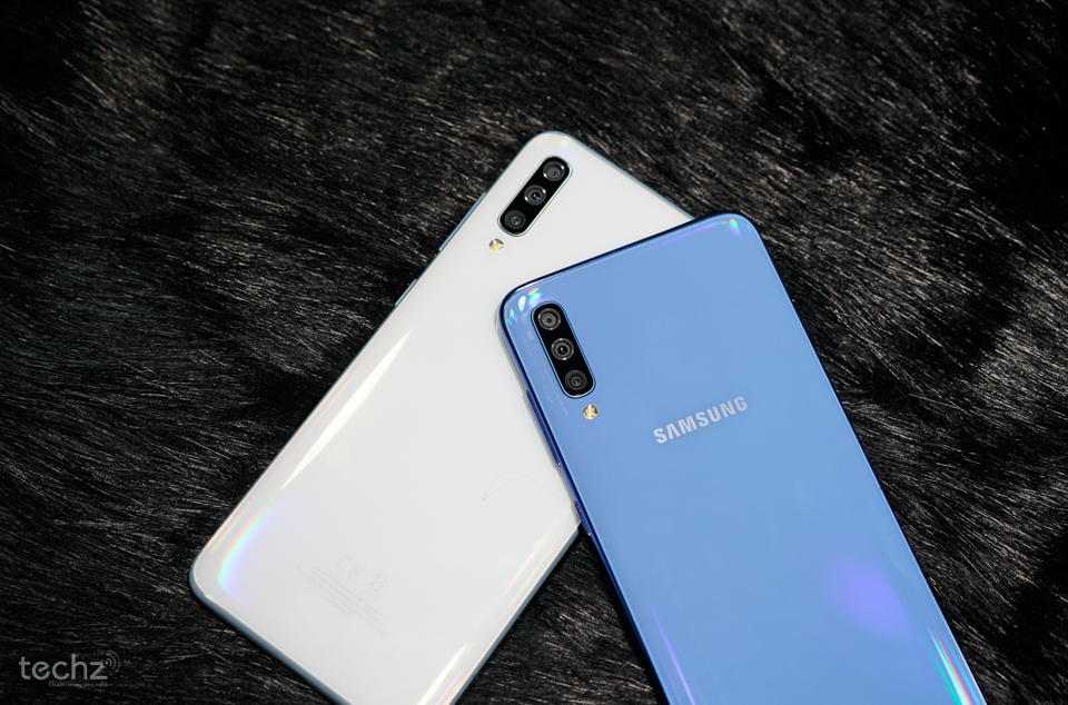 Trên tay Samsung Galaxy A70: Màn hình lớn nhất tầm trung, thiết kế đẹp, hiệu năng tốt