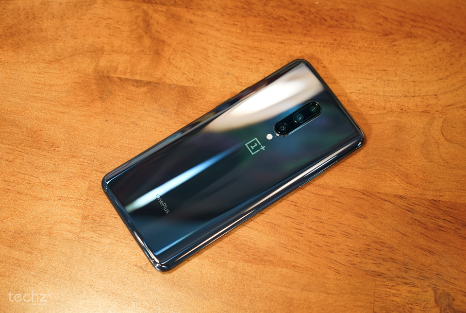 Trên tay OnePlus 7 Pro đầu tiên tại Việt Nam: Siêu phẩm của các siêu phẩm!