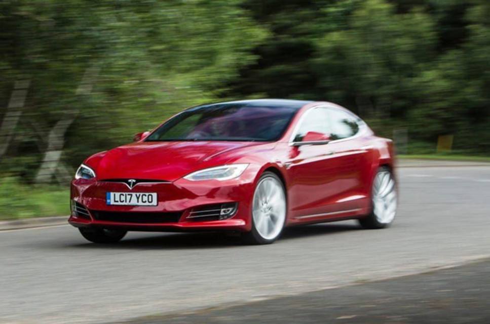 Bất ngờ về xế hộp của tỷ phú “vua xe điện” Elon Musk Elon