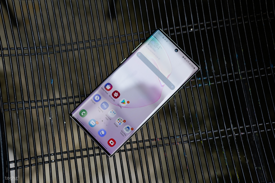 Với Samsung Galaxy Note 10+ , bạn có thể làm nhiều điều hơn những gì smartphone khác có thể làm! Với Samsung Galaxy Note 10+ , bạn có thể làm nhiều điều hơn những gì smartphone khác có thể làm!