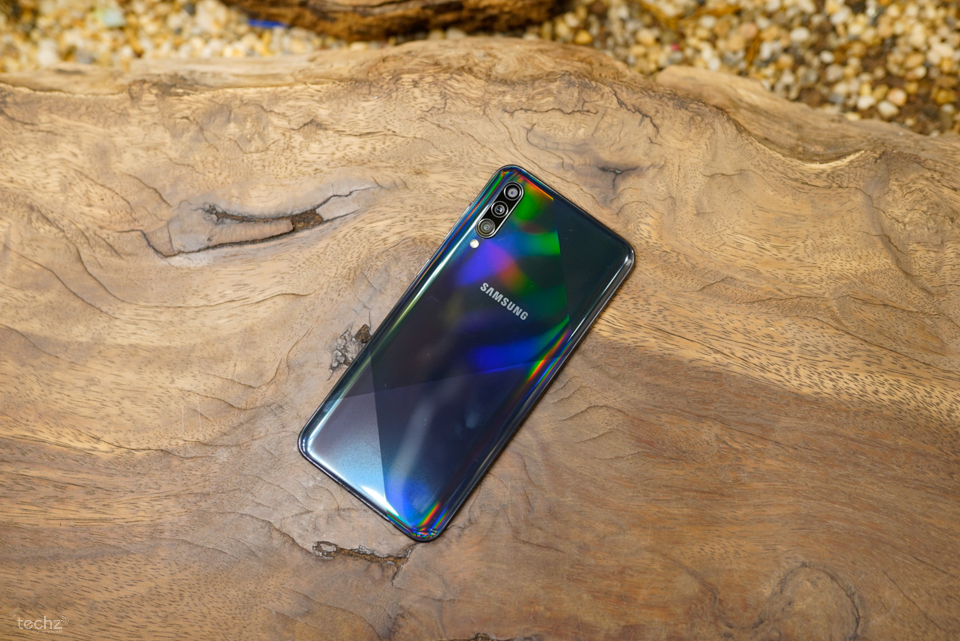 Mở hộp Samsung Galaxy A50s - smartphone có thiết kế đẹp nhất phân khúc tầm trung cuối năm 2019