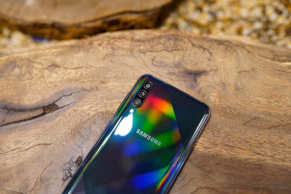 Mở hộp Samsung Galaxy A50s - smartphone có thiết kế đẹp nhất phân khúc tầm trung cuối năm 2019