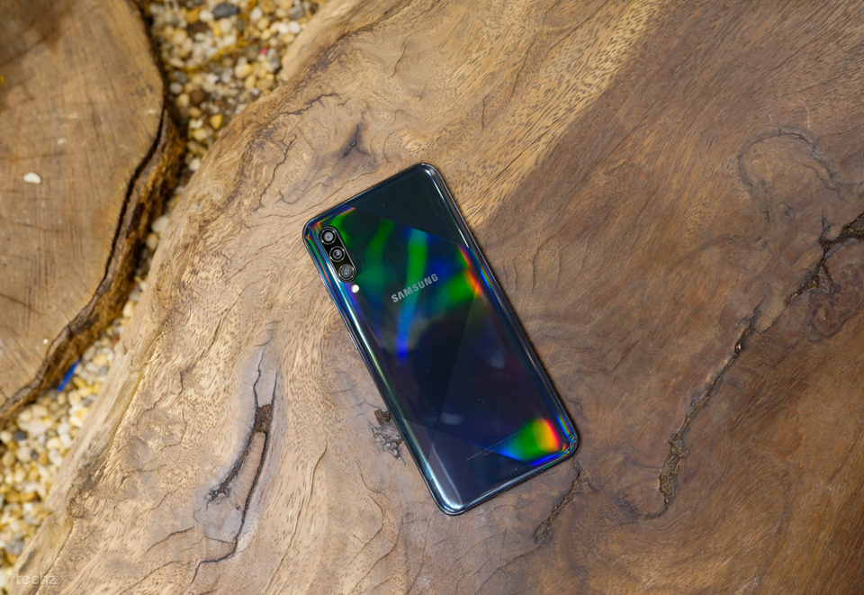 Mở hộp Samsung Galaxy A50s - smartphone có thiết kế đẹp nhất phân khúc tầm trung cuối năm 2019