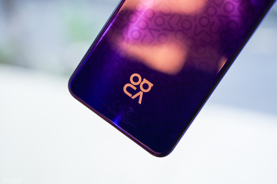 Trên tay Huawei Nova 5T: Thiết kế đẹp, khác biệt, 4 camera sau, cấu hình siêu phẩm, giá chỉ 8,99 triệu đồng Trên tay Huawei Nova 5T: Thiết kế đẹp, khác biệt, 4 camera sau, cấu hình siêu phẩm, giá chỉ 8,99 triệu đồng