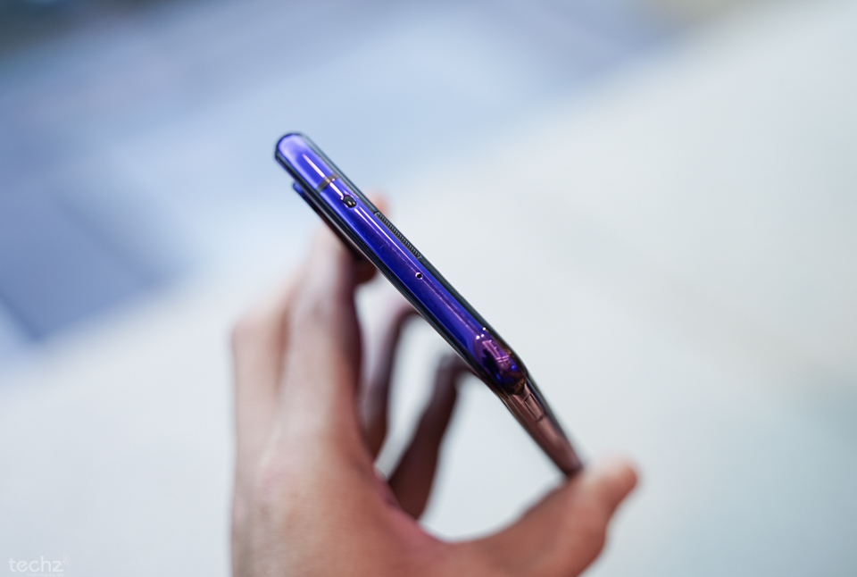 Trên tay Huawei Nova 5T: Thiết kế đẹp, khác biệt, 4 camera sau, cấu hình siêu phẩm, giá chỉ 8,99 triệu đồng Trên tay Huawei Nova 5T: Thiết kế đẹp, khác biệt, 4 camera sau, cấu hình siêu phẩm, giá chỉ 8,99 triệu đồng