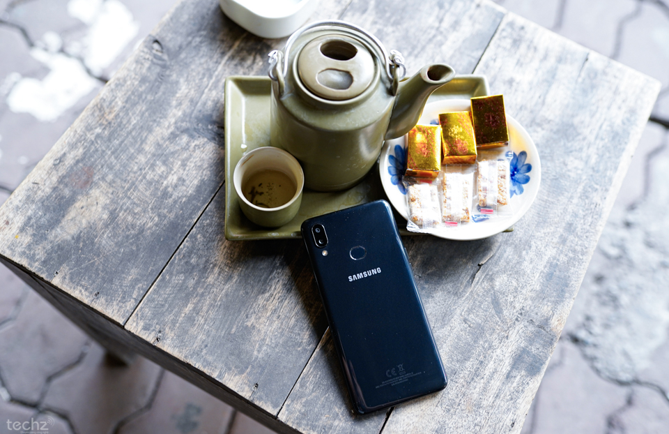 Galaxy A10s cũng là một lựa chọn vừa tầm cho người mới sử dụng smartphone Galaxy A10s cũng là một lựa chọn vừa tầm cho người mới sử dụng smartphone