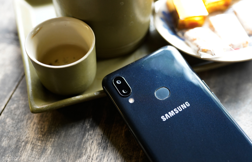 Galaxy A10s cũng là một lựa chọn vừa tầm cho người mới sử dụng smartphone Galaxy A10s cũng là một lựa chọn vừa tầm cho người mới sử dụng smartphone