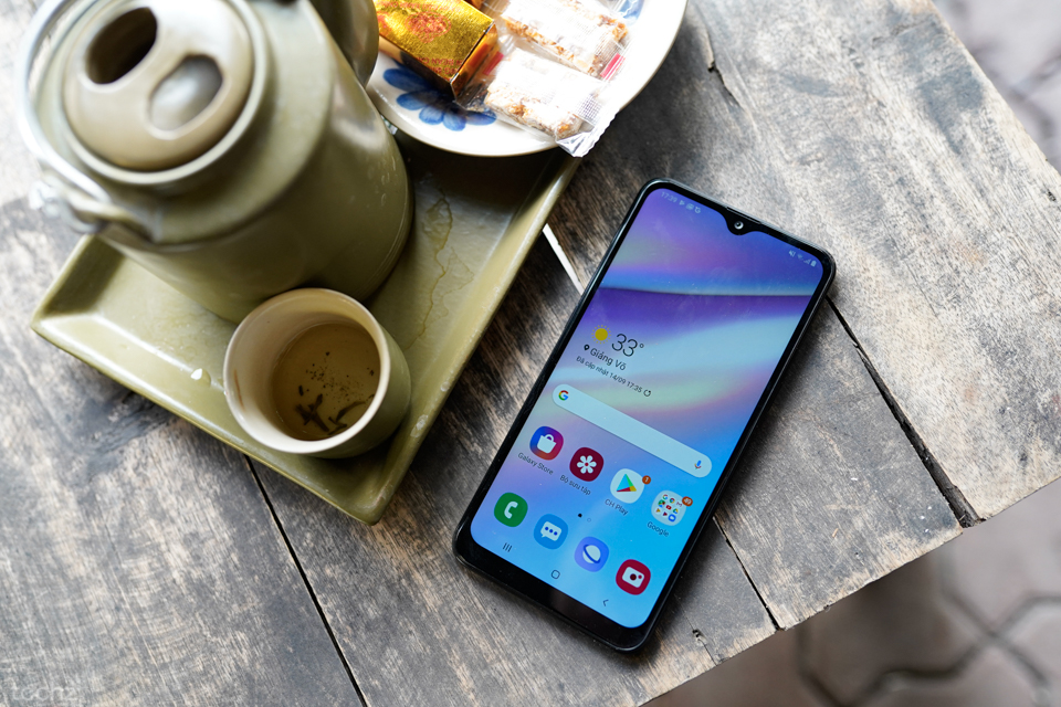 Galaxy A10s cũng là một lựa chọn vừa tầm cho người mới sử dụng smartphone Galaxy A10s cũng là một lựa chọn vừa tầm cho người mới sử dụng smartphone