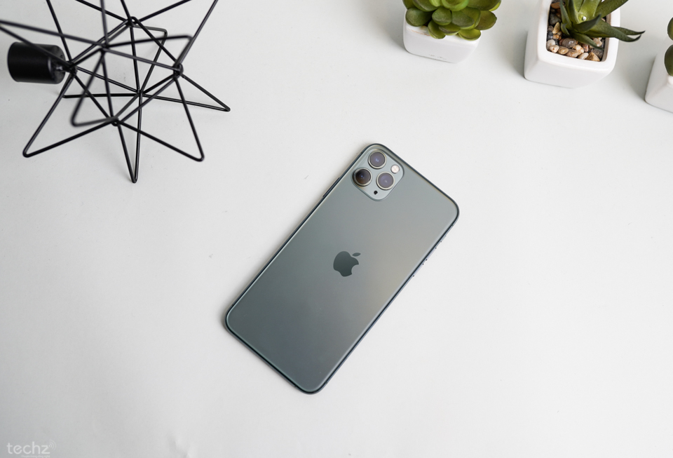 Mở hộp iPhone 11 Pro Max 256GB Midnight Green giá lên tới 46 triệu đồng tại Việt Nam